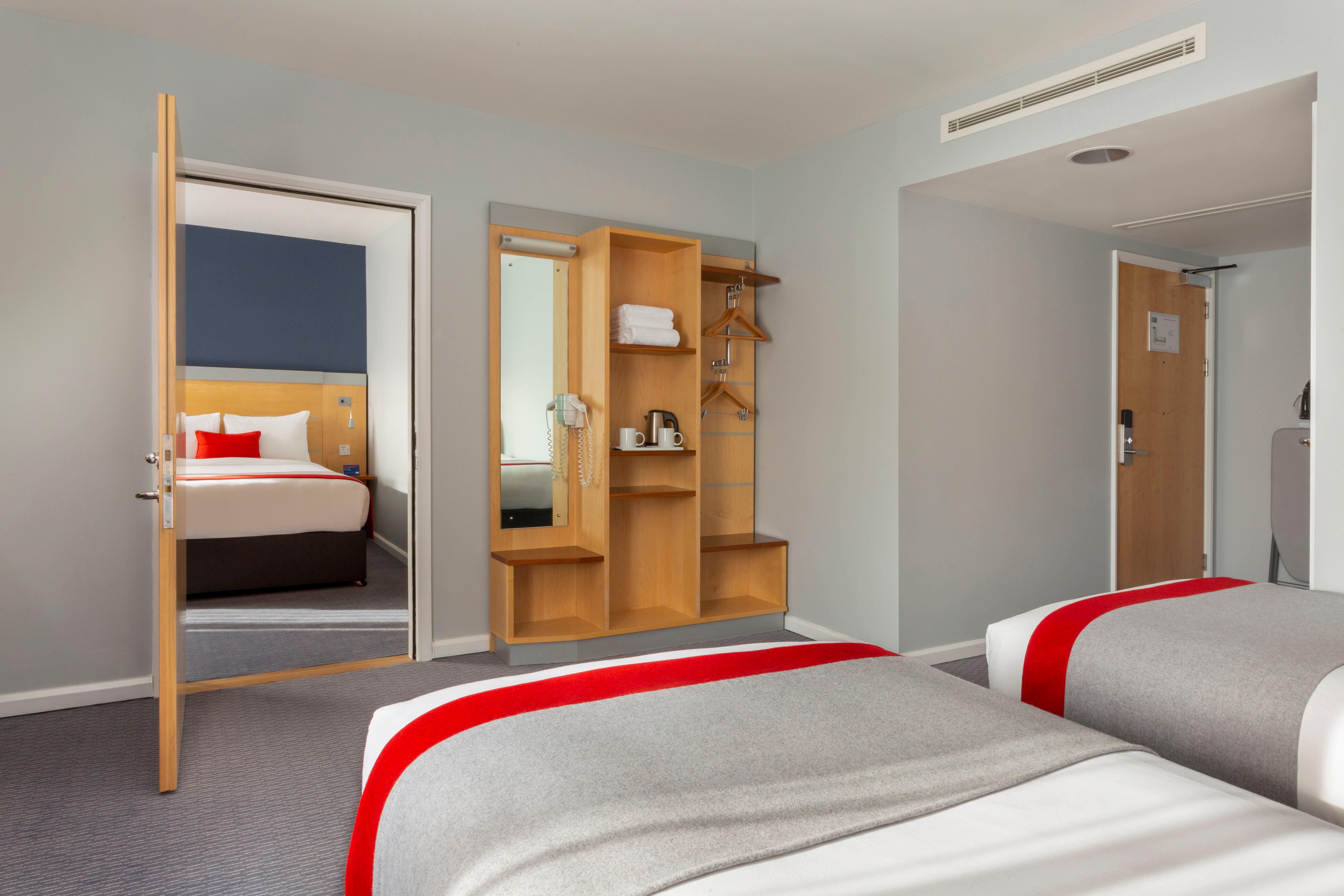 Holiday Inn Express Birmingham Redditch By Ihg Eksteriør billede