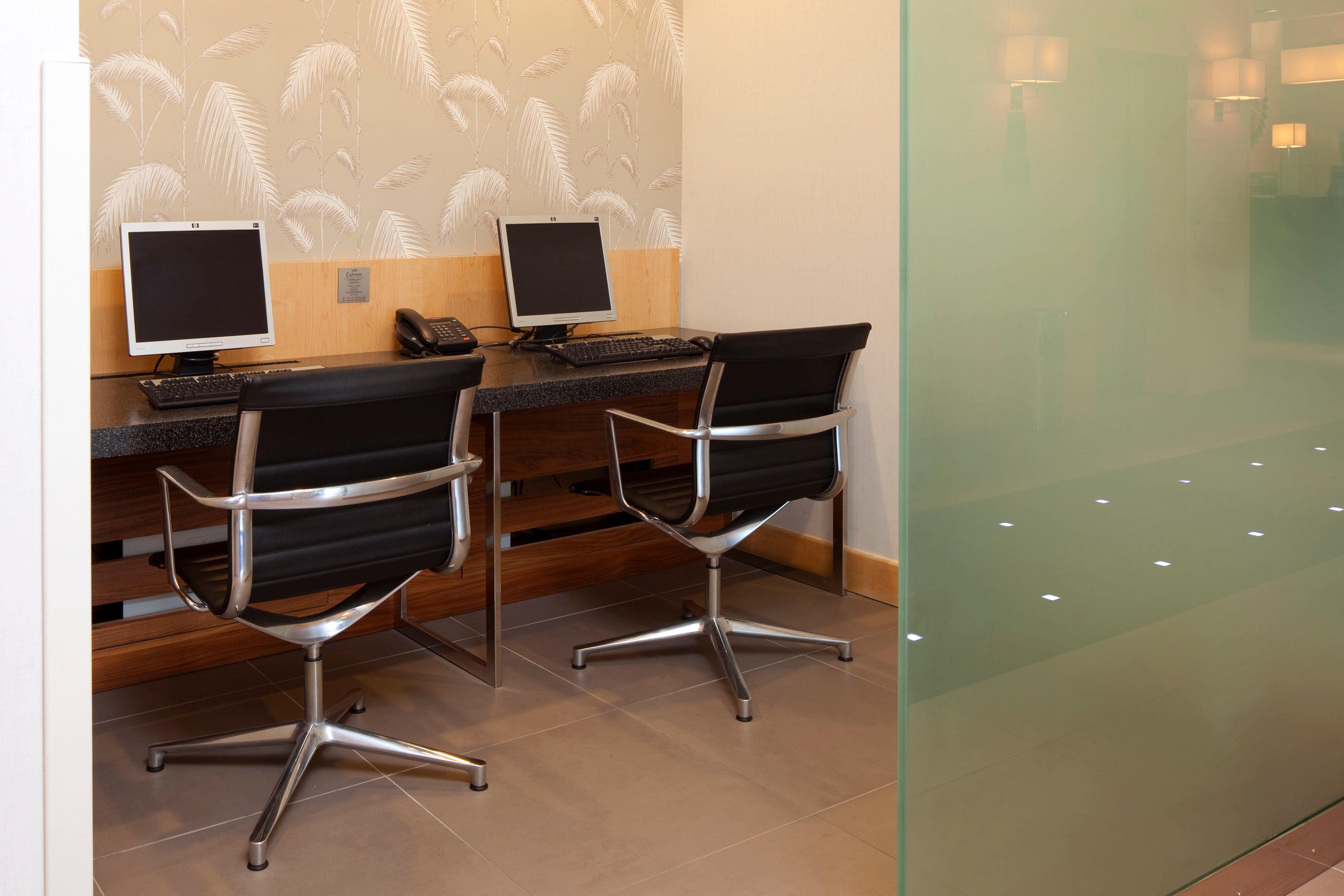Holiday Inn Express Birmingham Redditch By Ihg Eksteriør billede