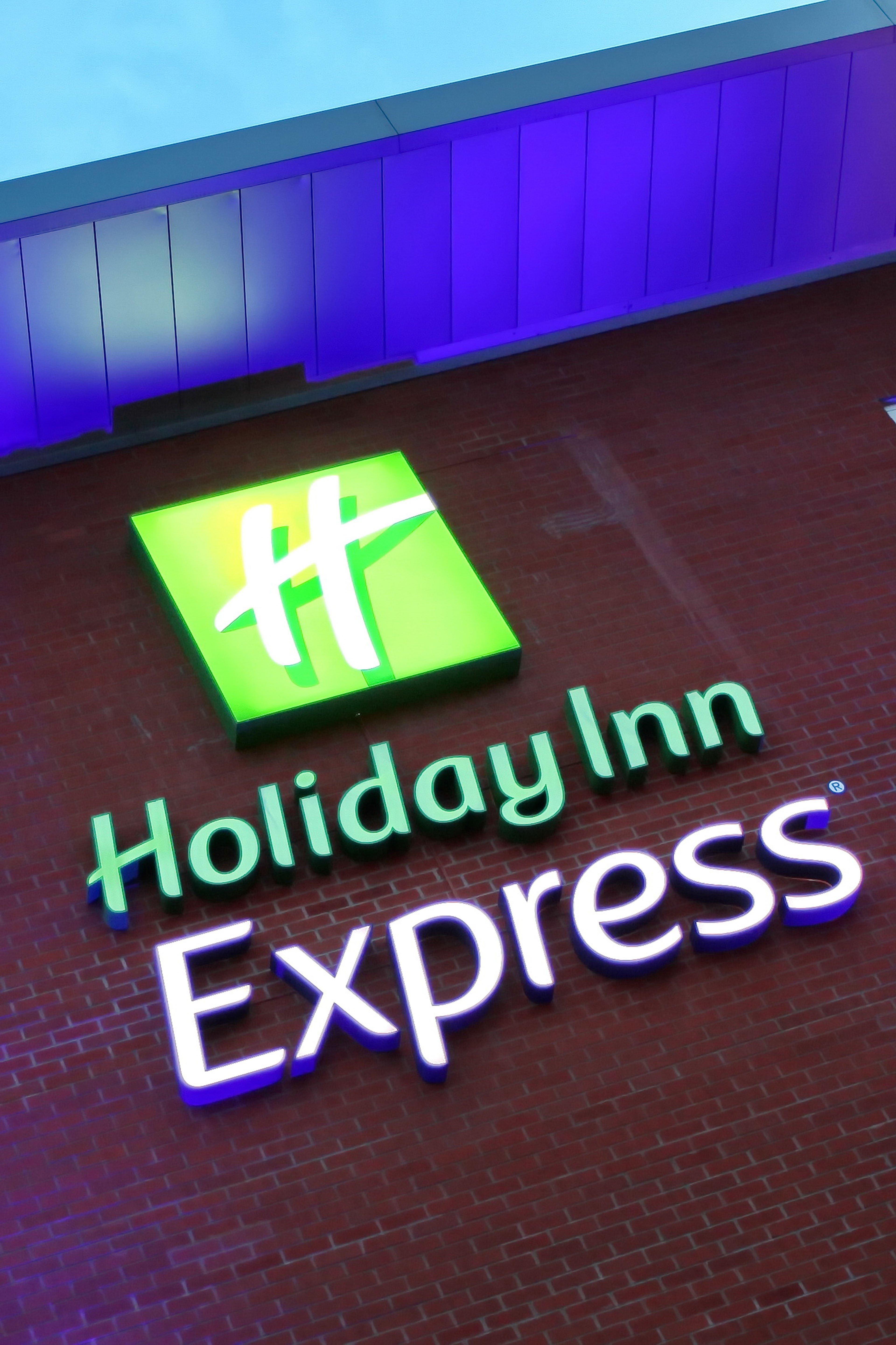 Holiday Inn Express Birmingham Redditch By Ihg Eksteriør billede